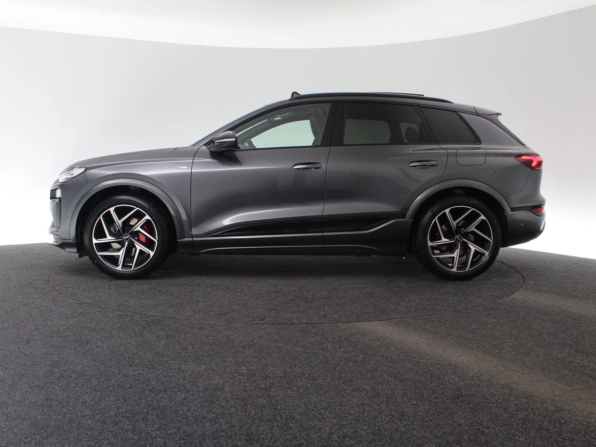 Hoofdafbeelding Audi Q6 e-tron