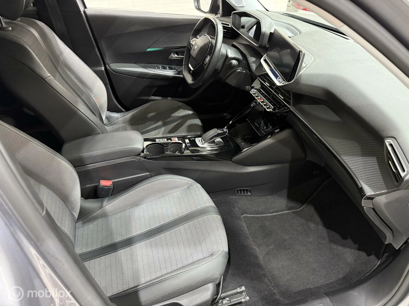 Hoofdafbeelding Peugeot e-2008