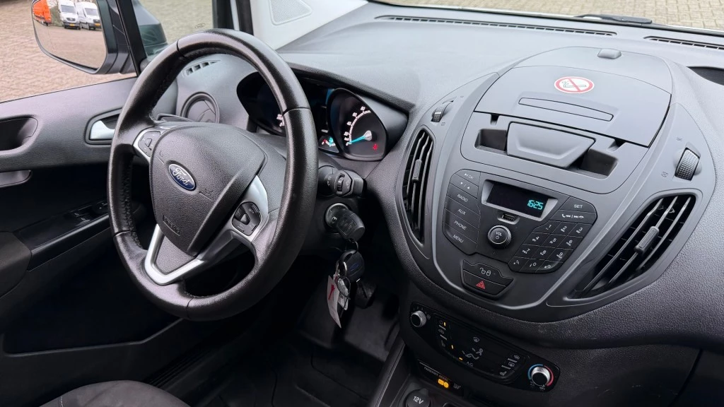 Hoofdafbeelding Ford Transit Courier