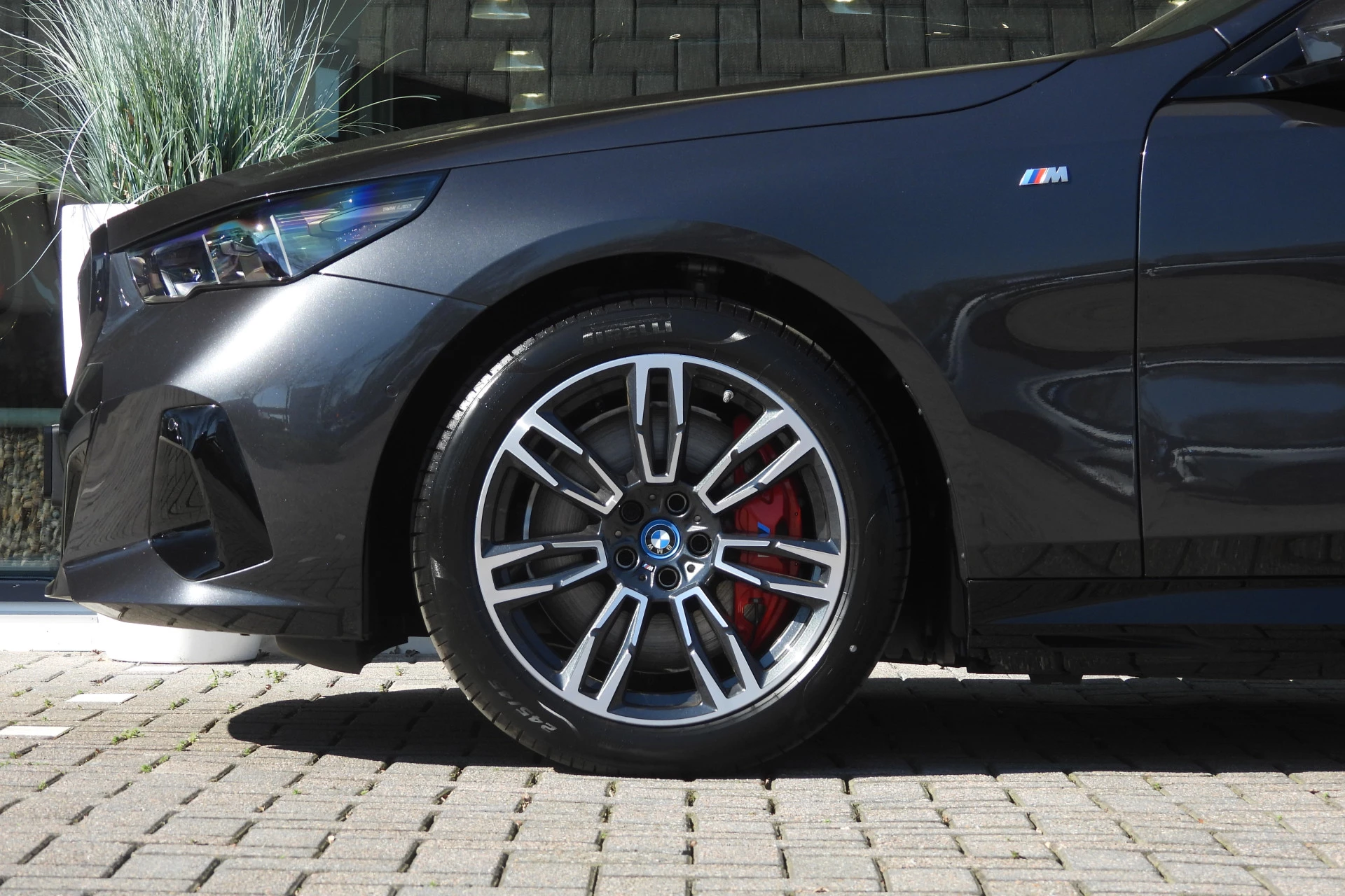 Hoofdafbeelding BMW i5