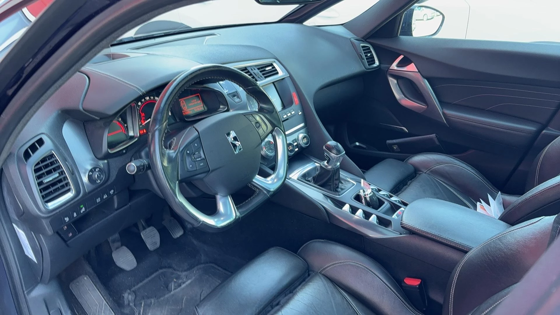 Hoofdafbeelding DS DS 5
