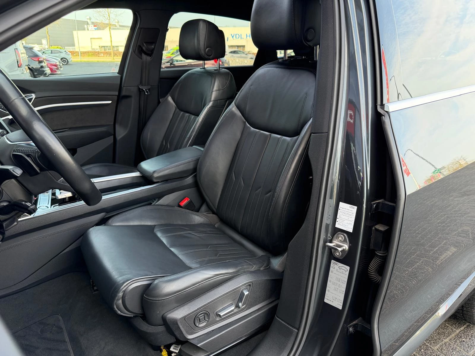 Hoofdafbeelding Audi e-tron