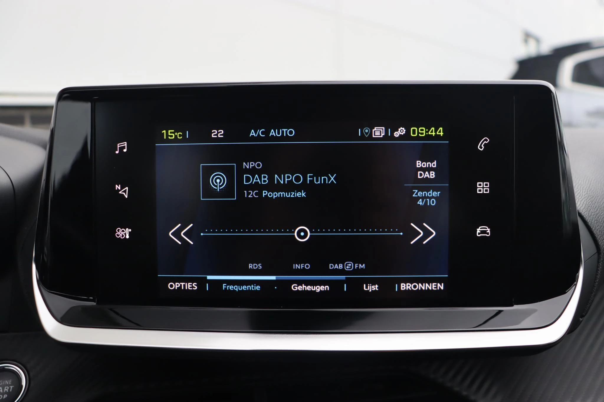 Hoofdafbeelding Peugeot e-208