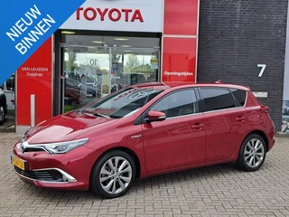 Toyota Auris 1.8 Hybrid Black Edition 5-Deurs NAVI STOELVERWARMING PARK-SENSOREN CAMERA CRUISE PRIVACY-GLASS