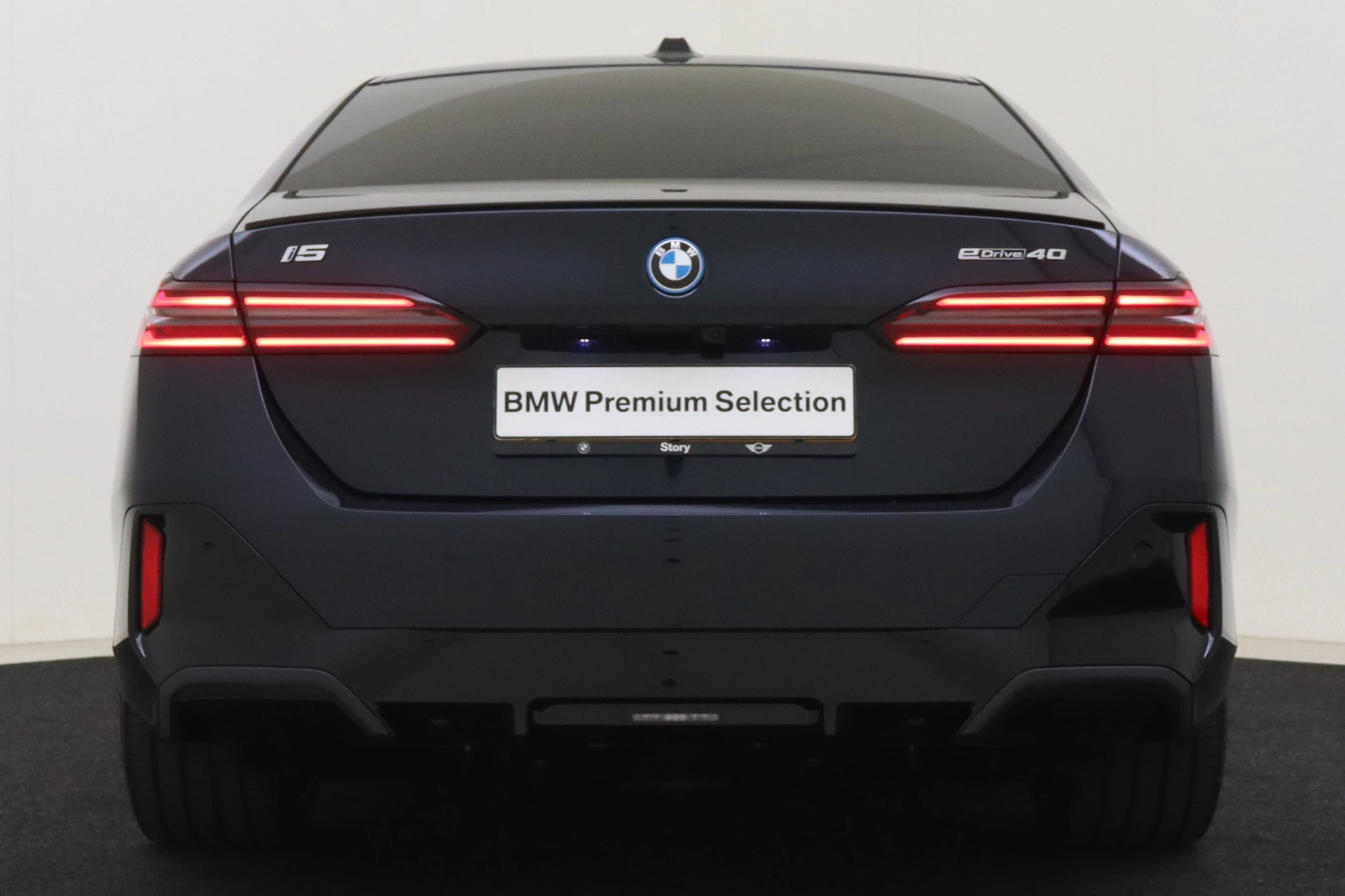 Hoofdafbeelding BMW i5
