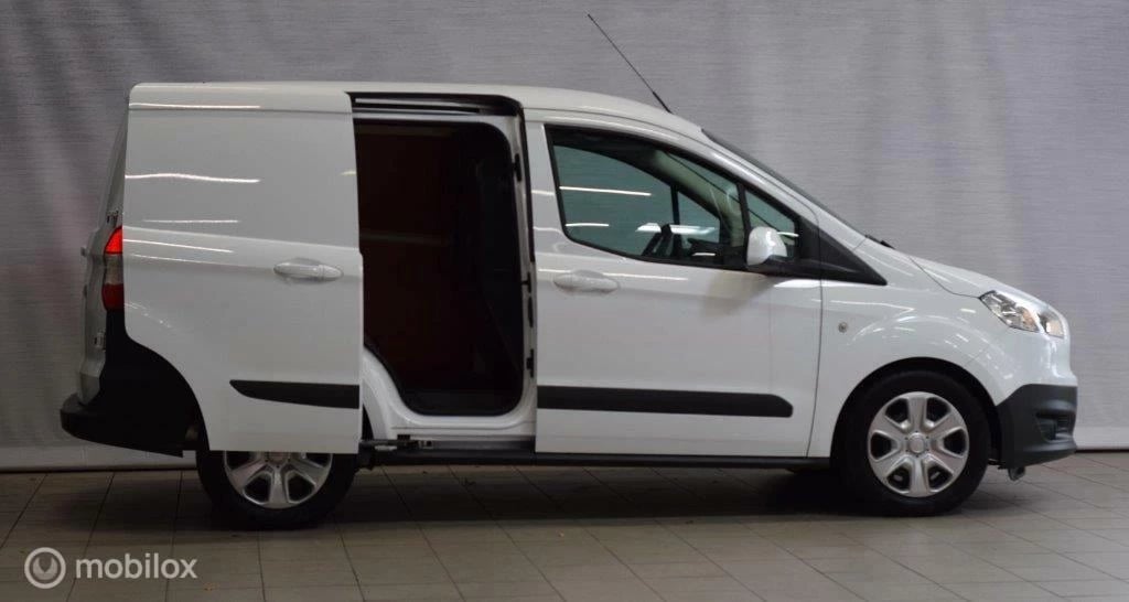 Hoofdafbeelding Ford Transit Courier