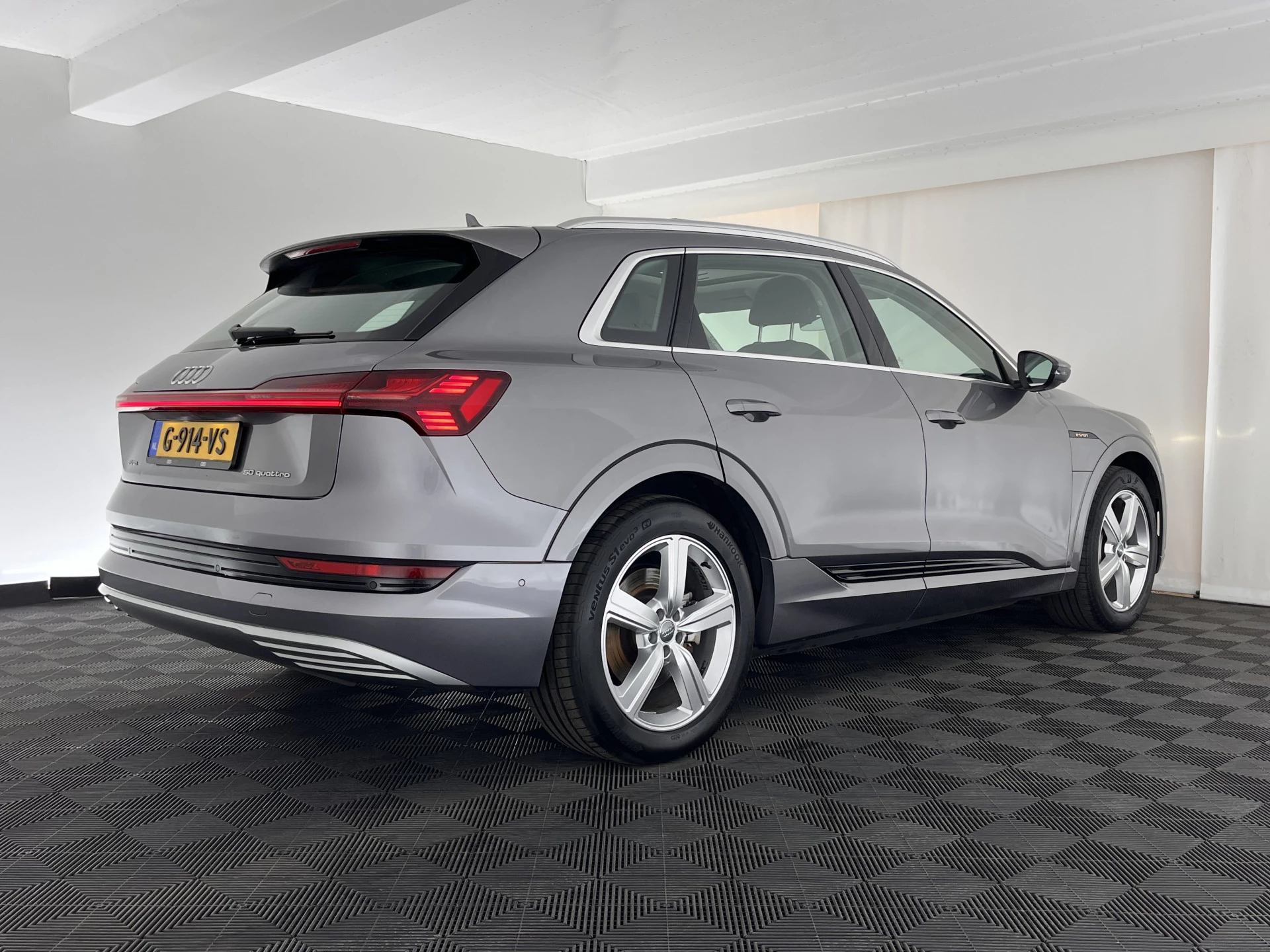 Hoofdafbeelding Audi e-tron