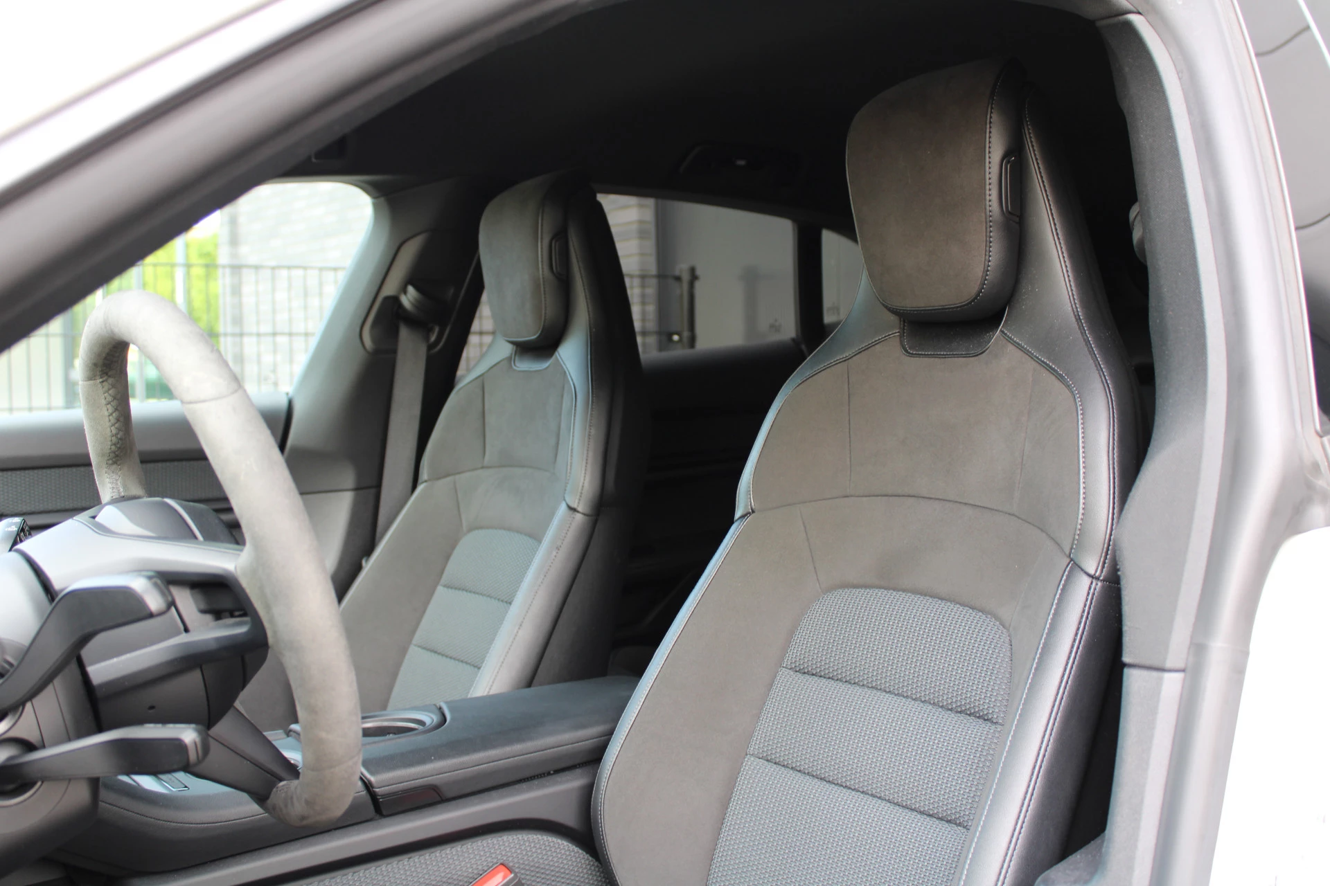 Hoofdafbeelding Porsche Taycan