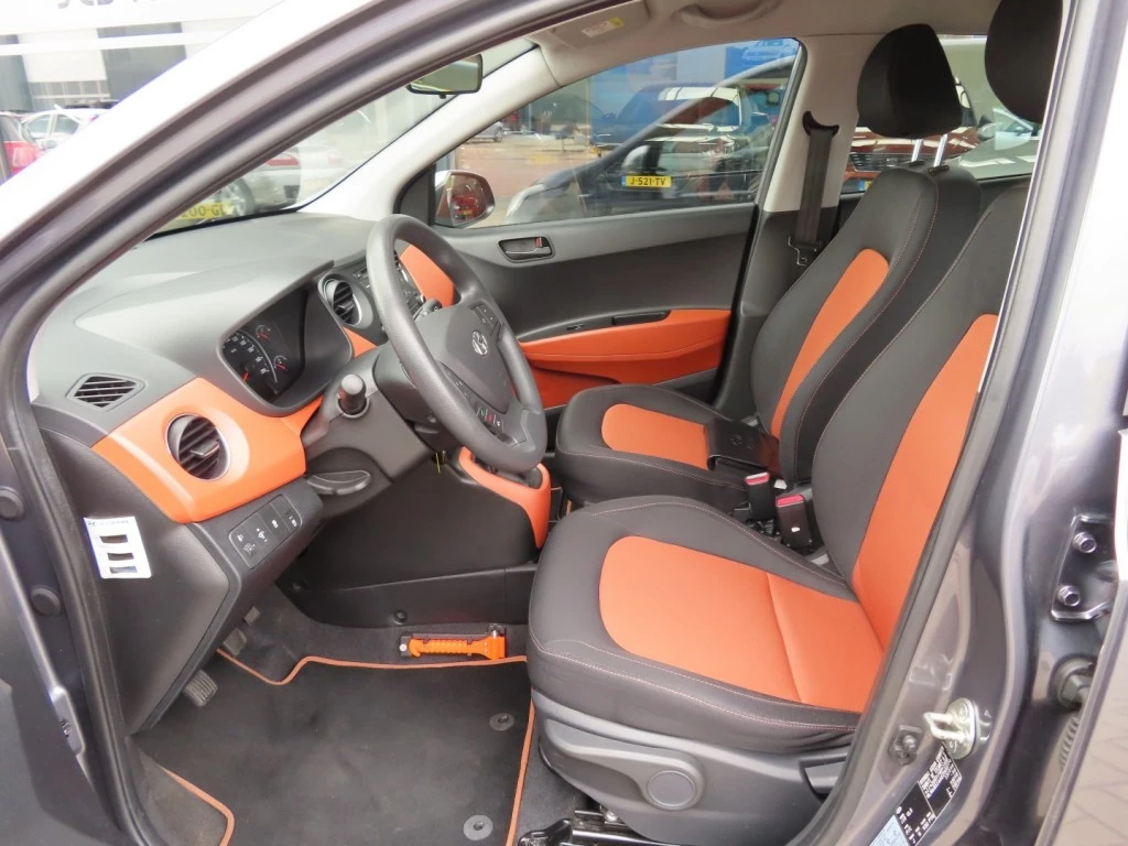 Hoofdafbeelding Hyundai i10
