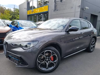Hoofdafbeelding Alfa Romeo Stelvio Alfa Romeo Stelvio 2.0 T Q4 Veloce ** MATRIX, NAVI+, H&K SOUND, LEDER, 20-inch LMV, ALARM  ** 1e EIG - Ex ALFA.de - UNFALLFREI ** ** INFORMEER OOK NAAR ONZE AANTREKKELIJKE FINANCIAL-LEASE TARIEVEN **