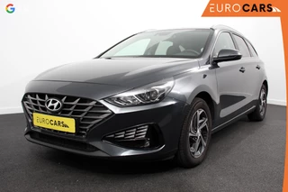 Hoofdafbeelding Hyundai i30 Hyundai i30 Wagon 1.0 T-GDi 120 Pk Essential  Navigatie Apple Carplay/Android Auto Climate Control Camera Afneembare Trekhaak Lane Assist Privacy Glass Keyless Go