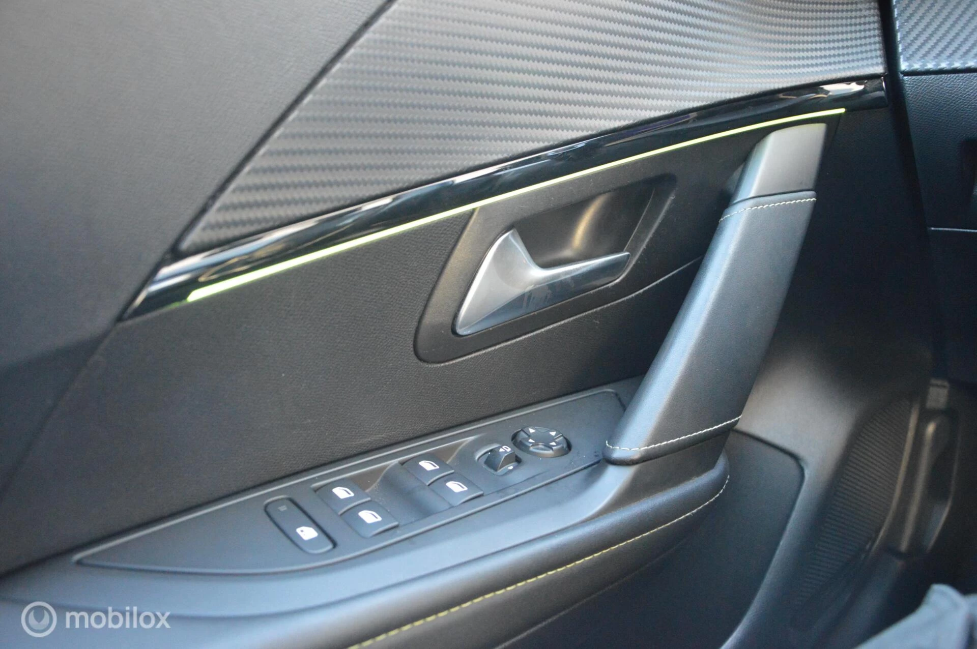 Hoofdafbeelding Peugeot e-208