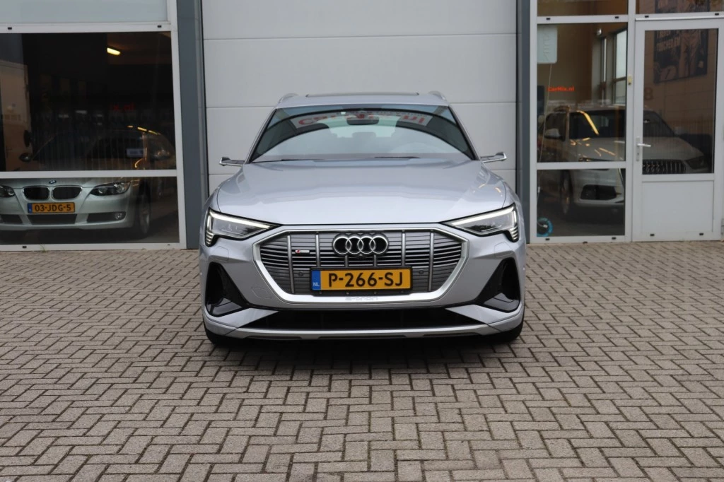 Hoofdafbeelding Audi e-tron