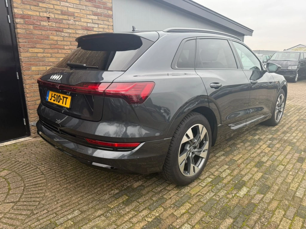 Hoofdafbeelding Audi e-tron