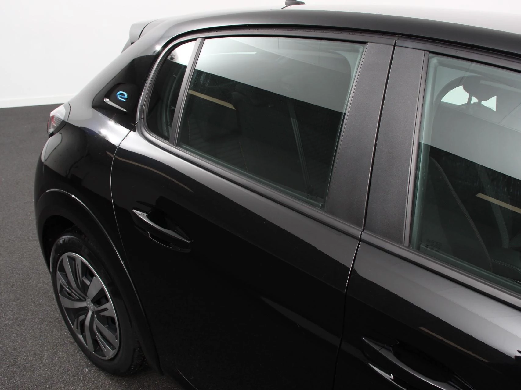 Hoofdafbeelding Peugeot e-208