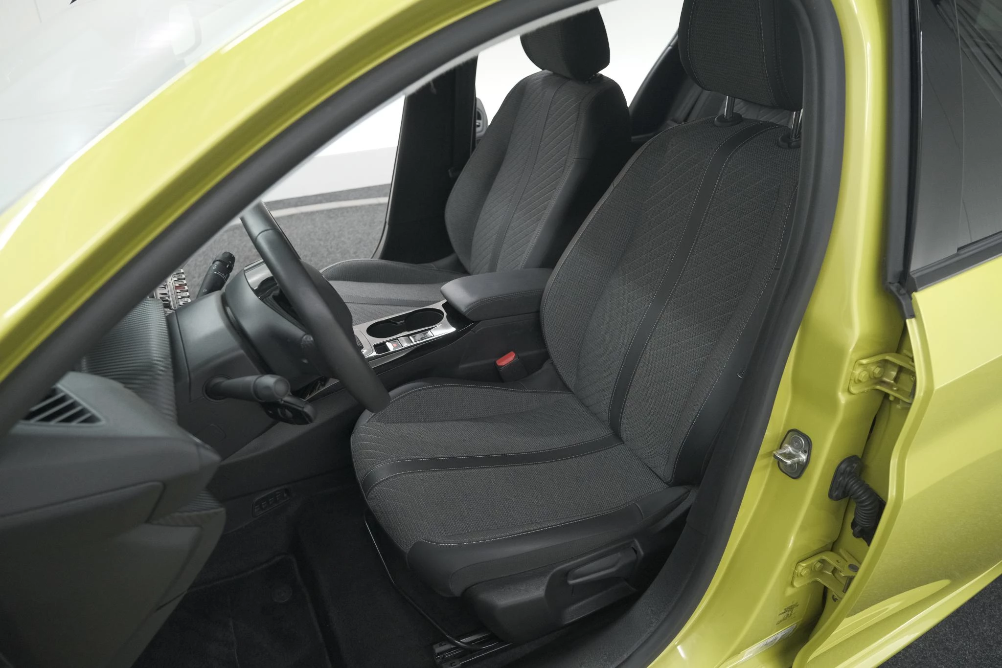 Hoofdafbeelding Peugeot e-208
