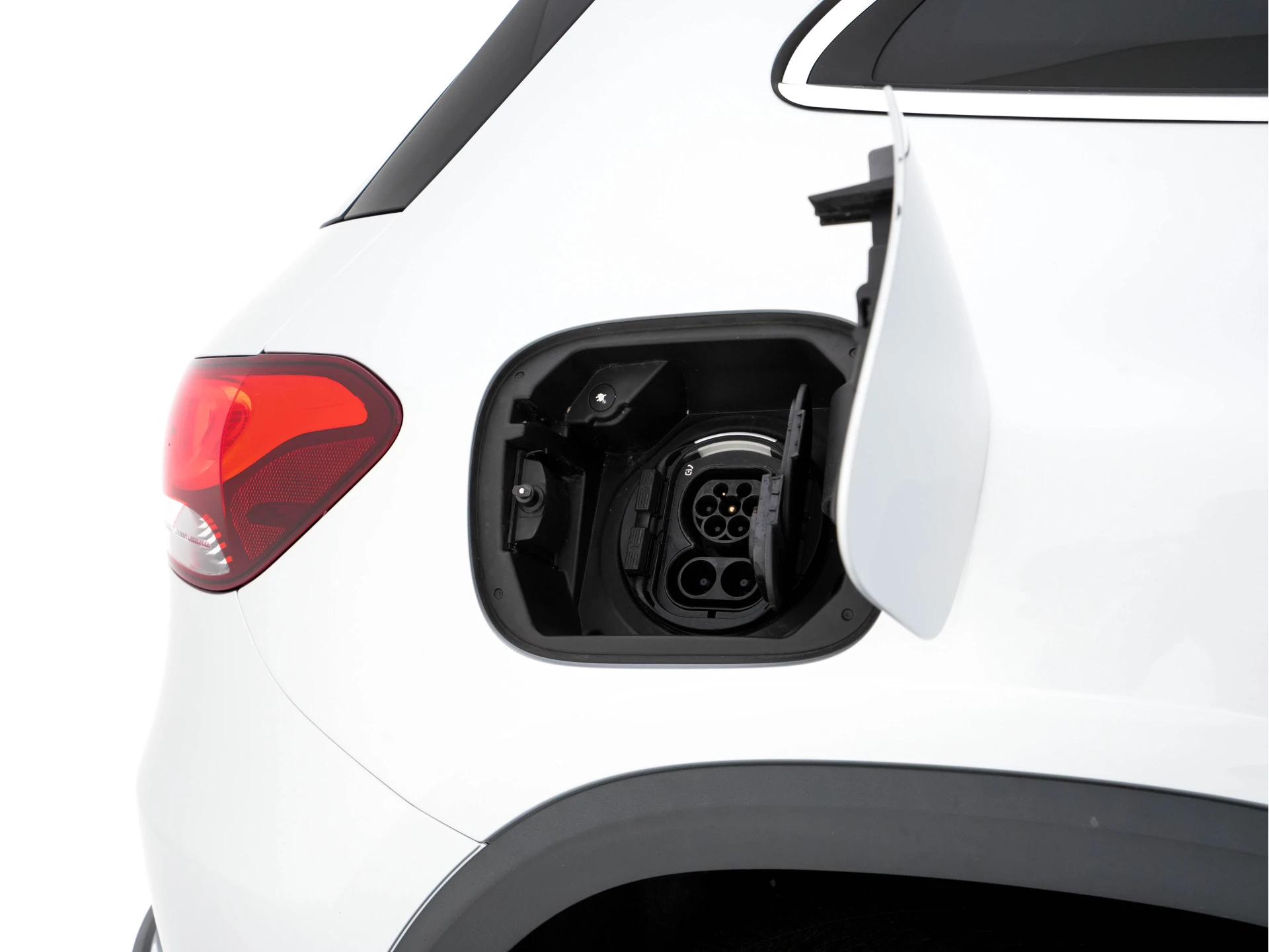 Hoofdafbeelding Mercedes-Benz EQA