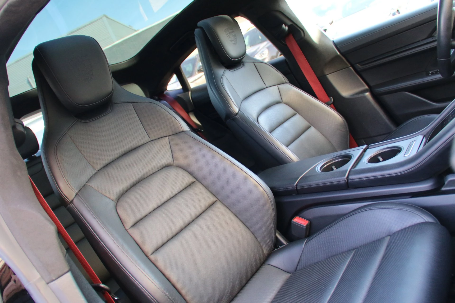 Hoofdafbeelding Porsche Taycan