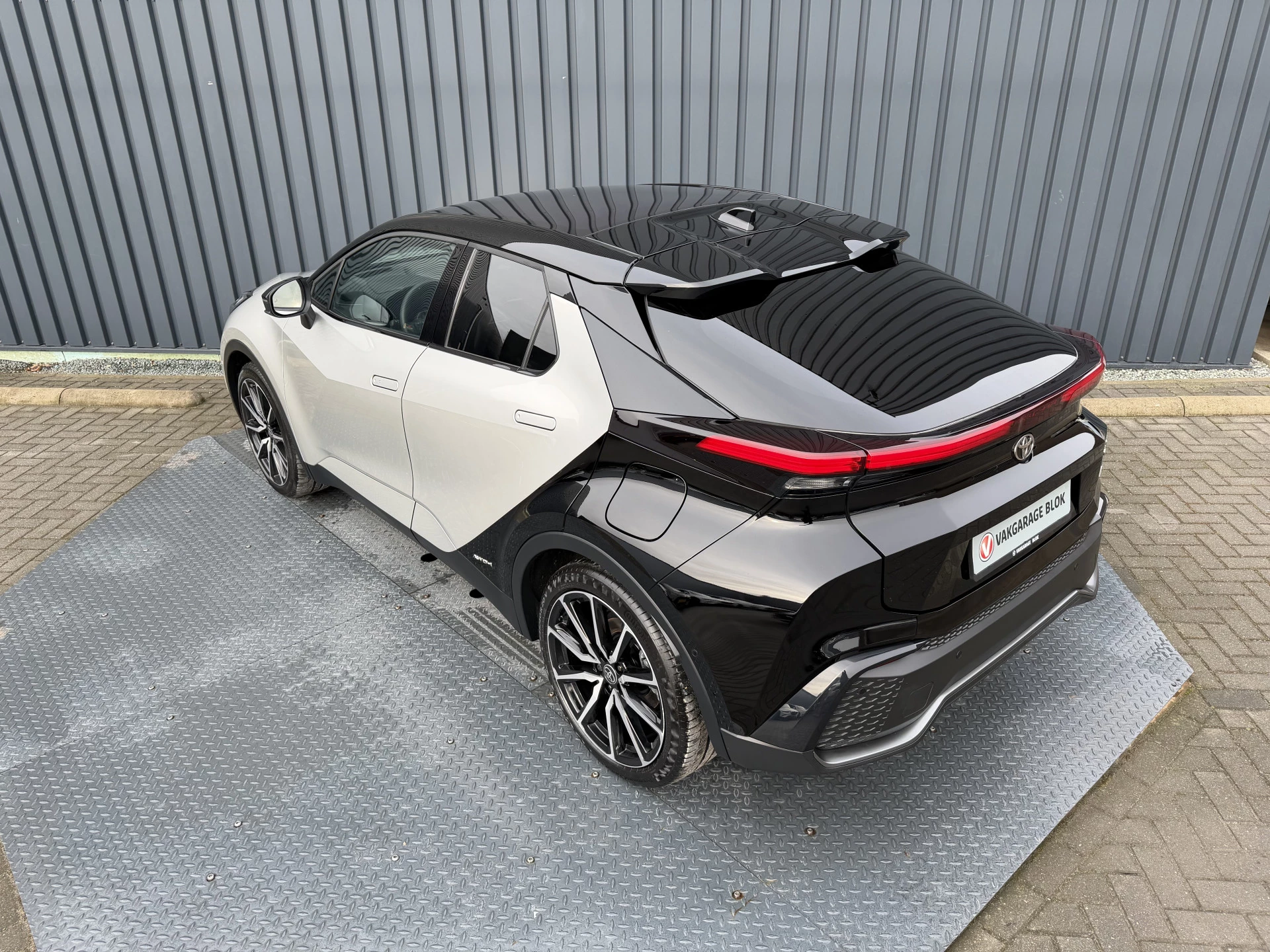 Hoofdafbeelding Toyota C-HR