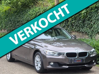 Hoofdafbeelding BMW 3 Serie BMW 3-serie 320i Executive Automaat Cruise Control LM Velgen Navigatie Bleutooth