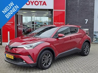 Toyota C-HR 1.2T Style TREKHAAK 1300KG TREKGEWICHT STOEL- EN STUURVERWARMING CAMERA PDC LED