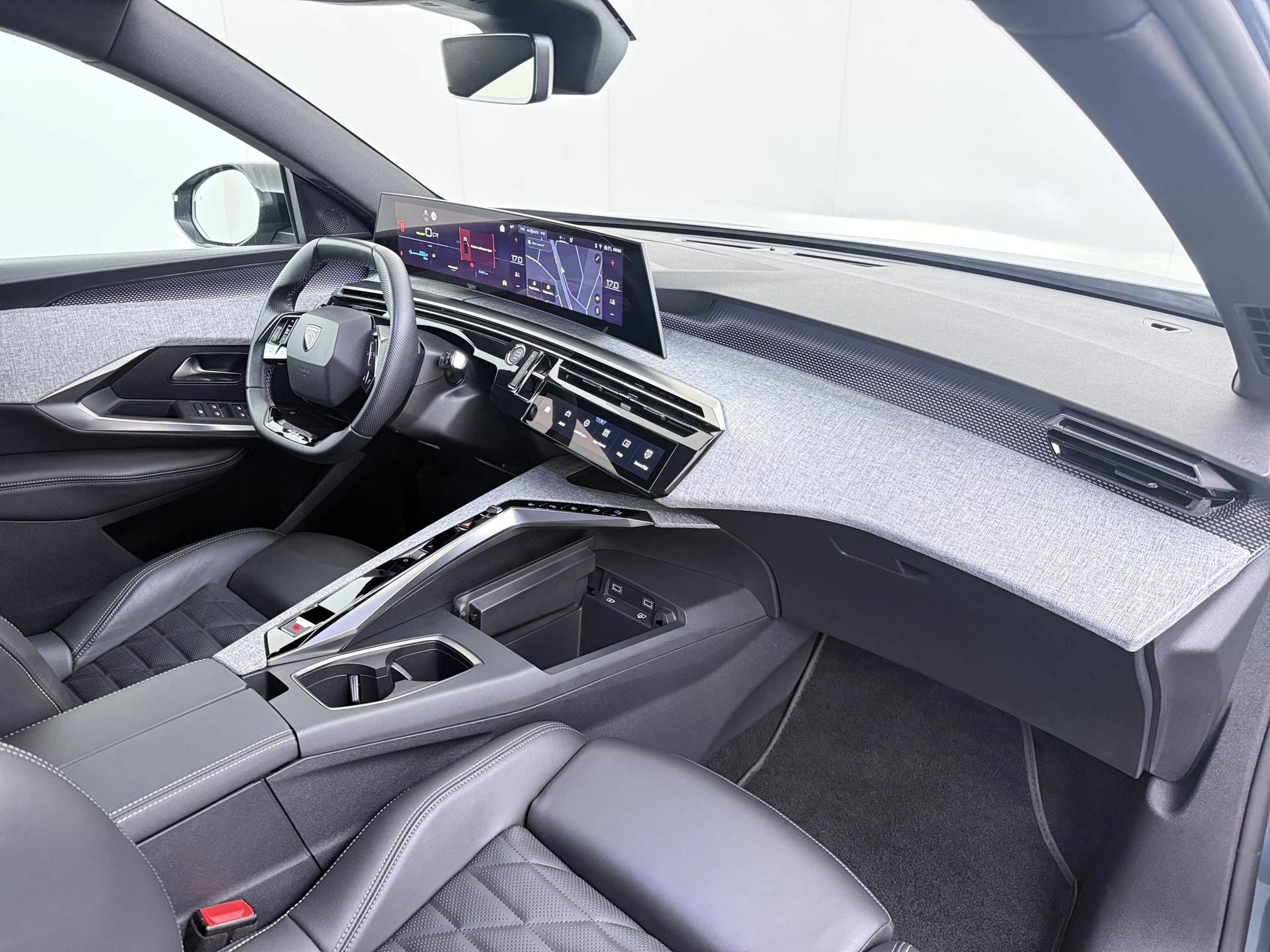 Hoofdafbeelding Peugeot e-5008
