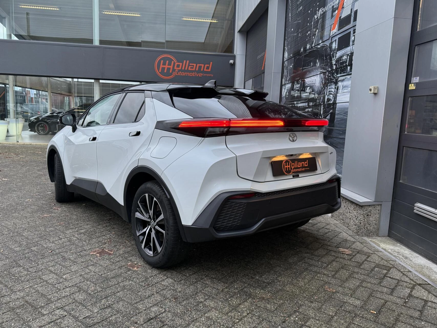 Hoofdafbeelding Toyota C-HR