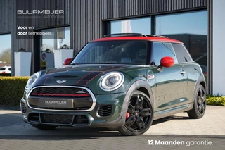 Mini 2.0 John Cooper Works Chili 231 pk | Dealer onderhouden | HUD | Harman Kardon | Panoramisch schuif/kanteldak | Stoelverwarming | Adaptief onderstel | Sportuitlaat | JCW Kuipstoelen | Camera | Cruise Control | Extra getint glas |