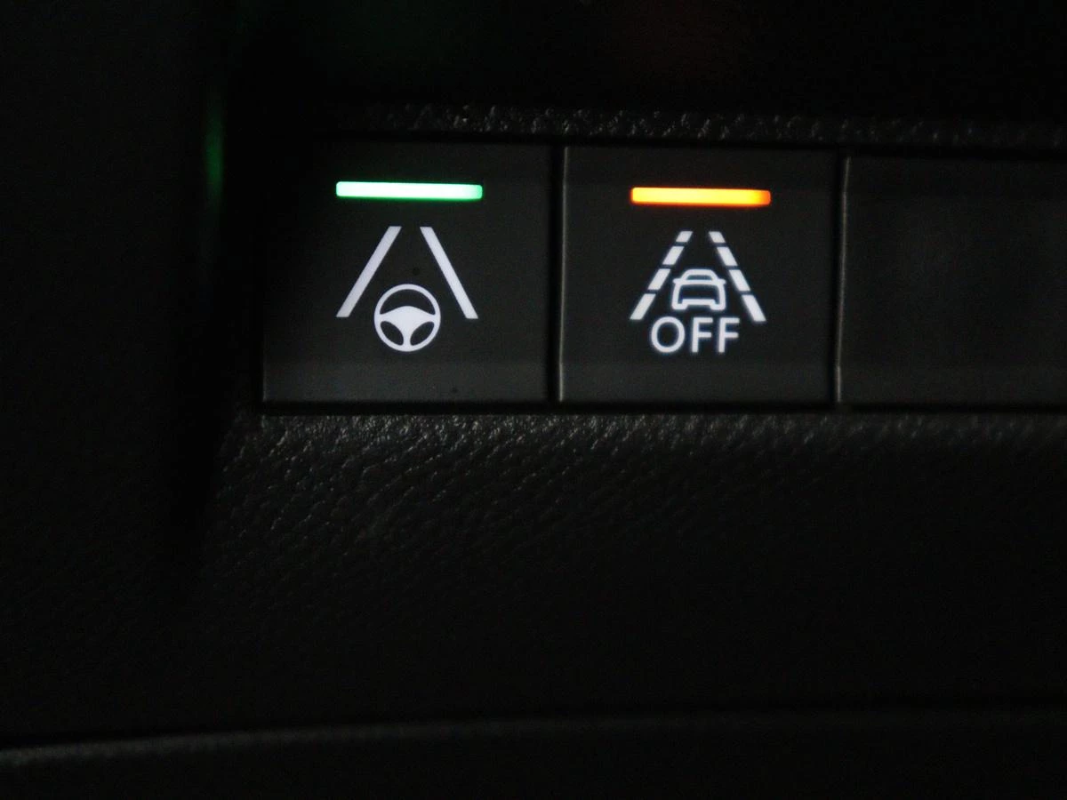 Hoofdafbeelding Peugeot e-2008