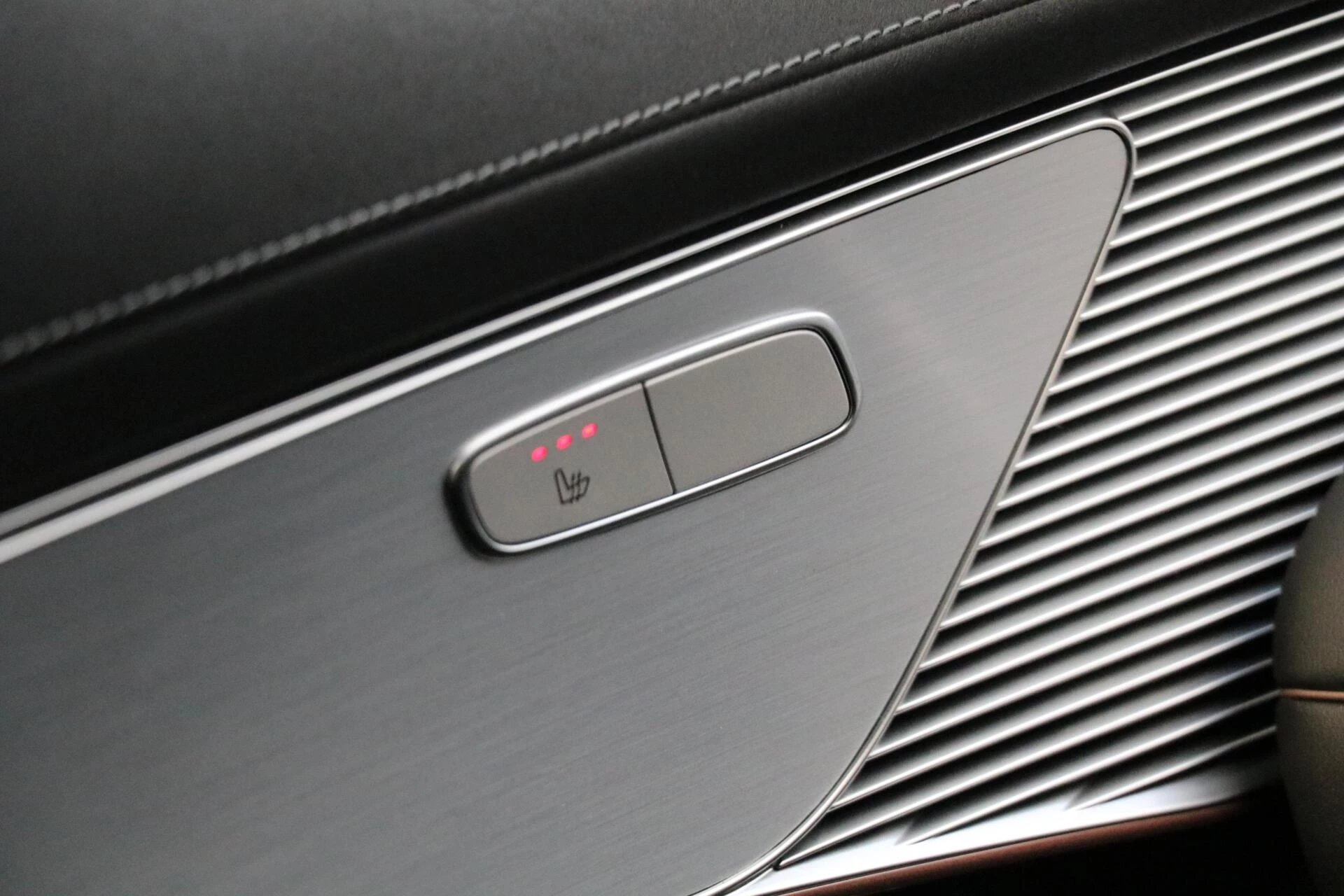 Hoofdafbeelding Mercedes-Benz EQC