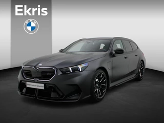 BMW M5 Touring M Drive Professional | Stuurwielrand Verwarmd | M Carbon-keramische remmen | Trekhaak | BMW Iconic Glow exterieurpakket | Panoramadak | Driving Assistant Professional | Parking Assistant Professional | Bowers & Wilkins | M Driver's Pack |