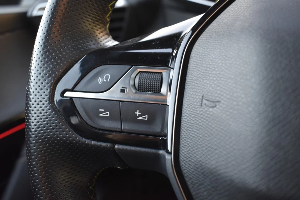 Hoofdafbeelding Peugeot e-208