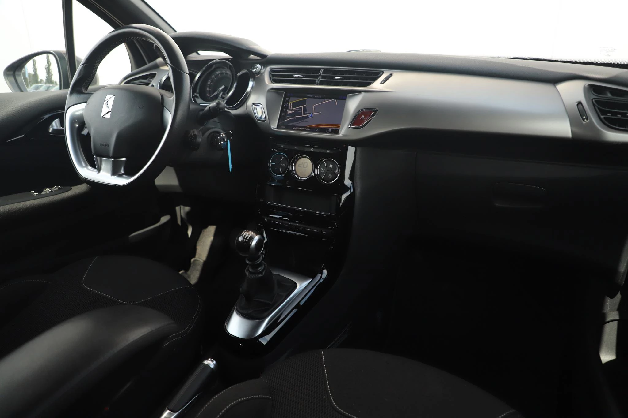 Hoofdafbeelding DS DS 3