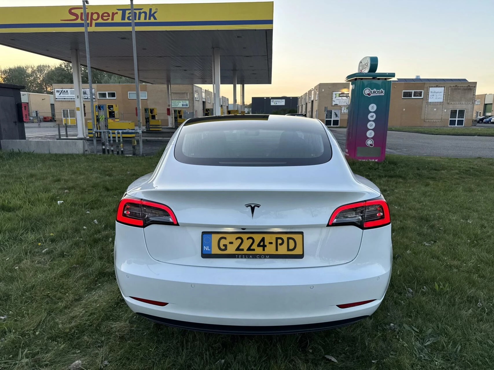 Hoofdafbeelding Tesla Model 3