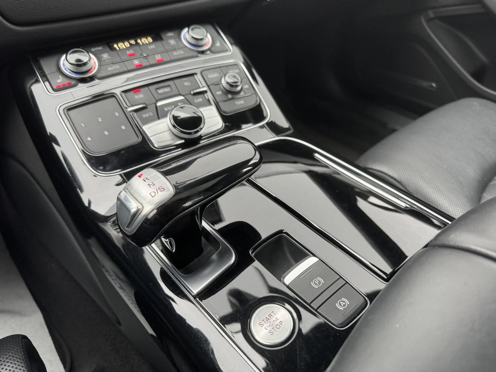 Hoofdafbeelding Audi A8