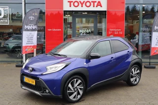 Toyota Aygo X AUTOMAAT ENVY APPLE/ANDROID JBL-AUDIO NAVI 18"LMV LED PRIVACY-GLASS NL-AUTO DEALERONDERHOUDEN