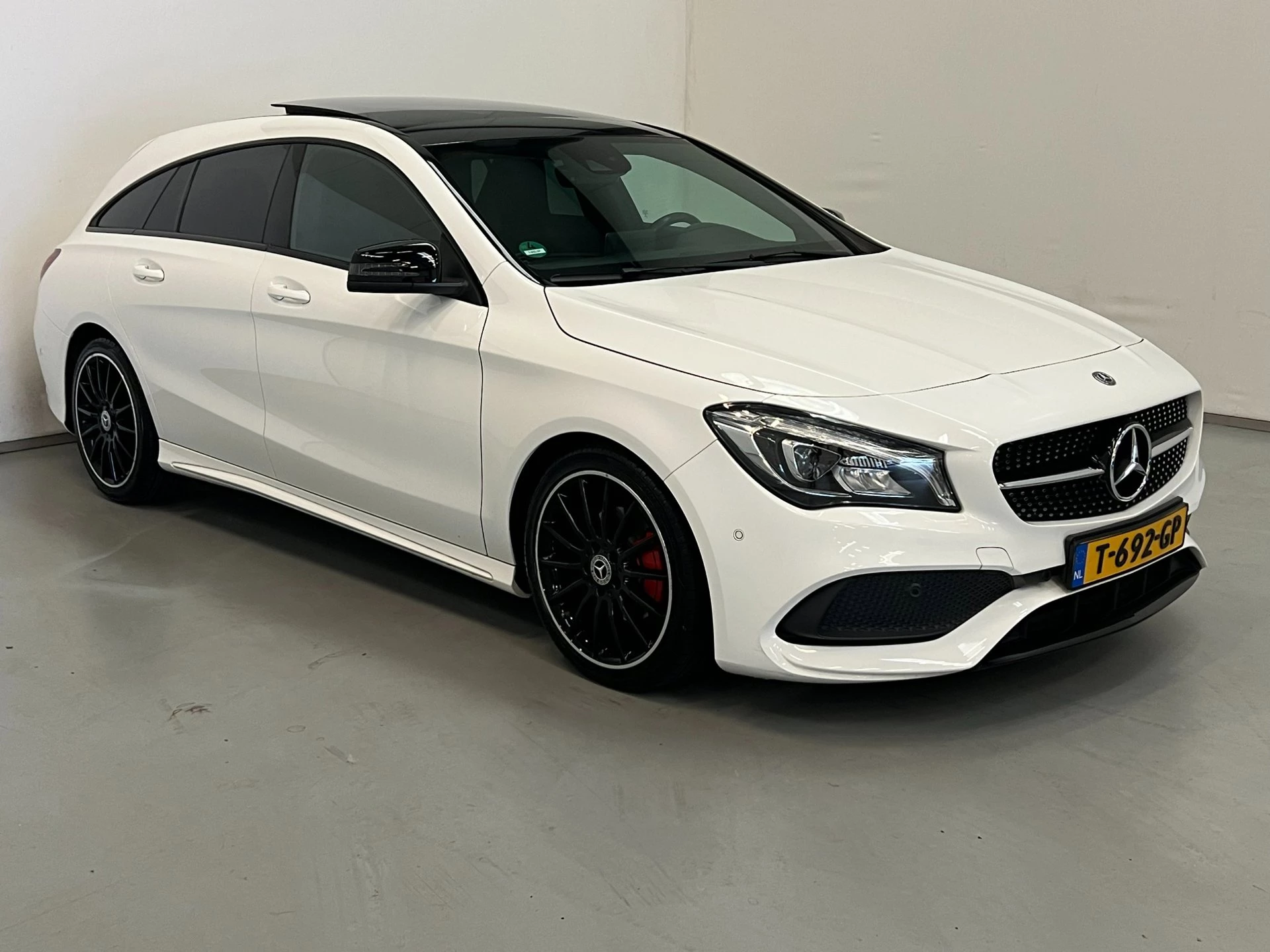 Hoofdafbeelding Mercedes-Benz CLA