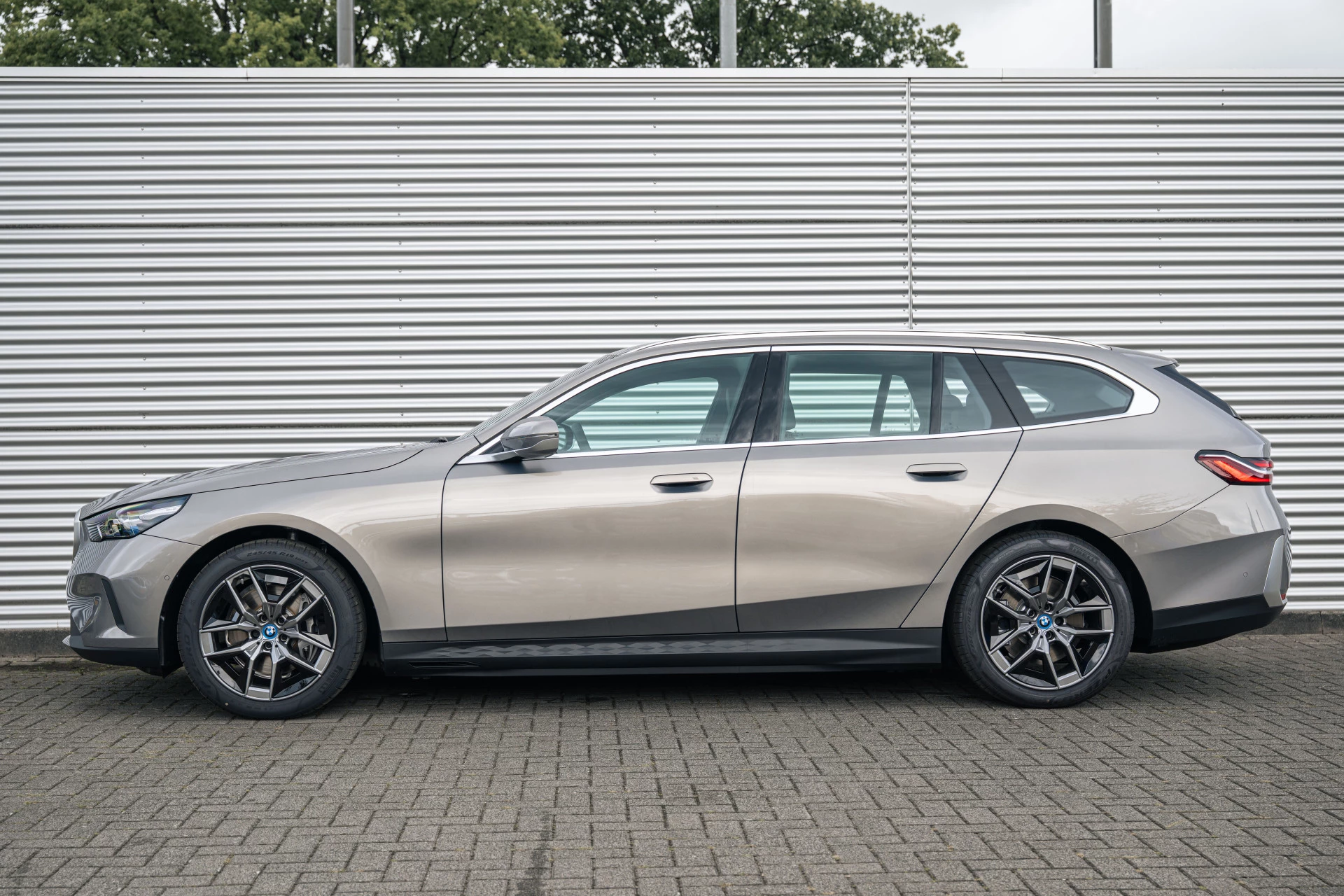 Hoofdafbeelding BMW i5