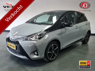 Hoofdafbeelding Toyota Yaris Toyota Yaris 1.5 Hybrid Bi-Tone Limited / NAV
