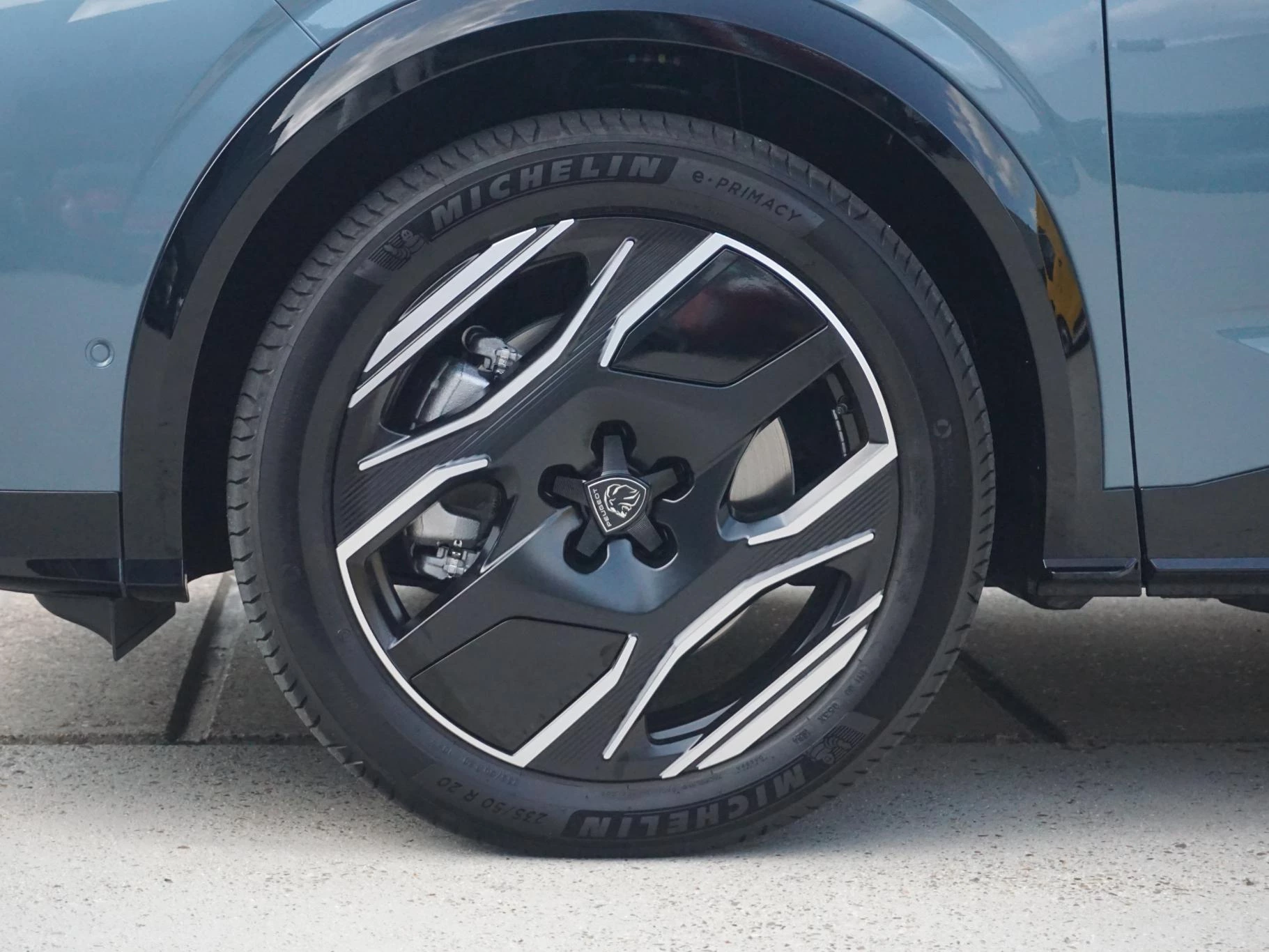 Hoofdafbeelding Peugeot e-5008