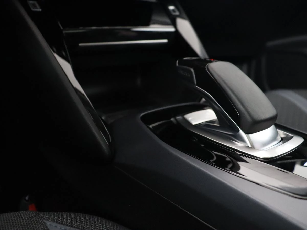 Hoofdafbeelding Peugeot e-2008