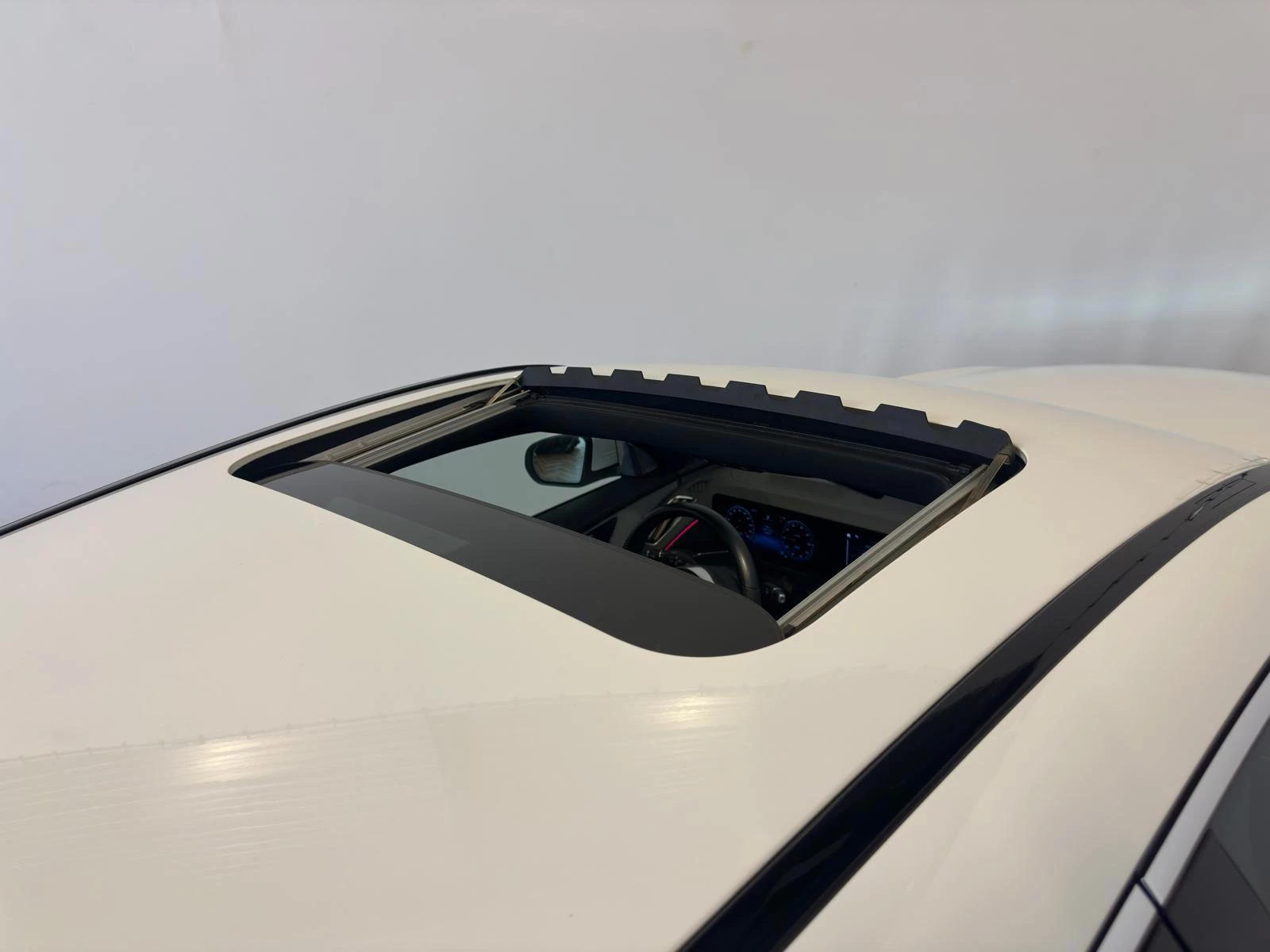 Hoofdafbeelding Mercedes-Benz EQC