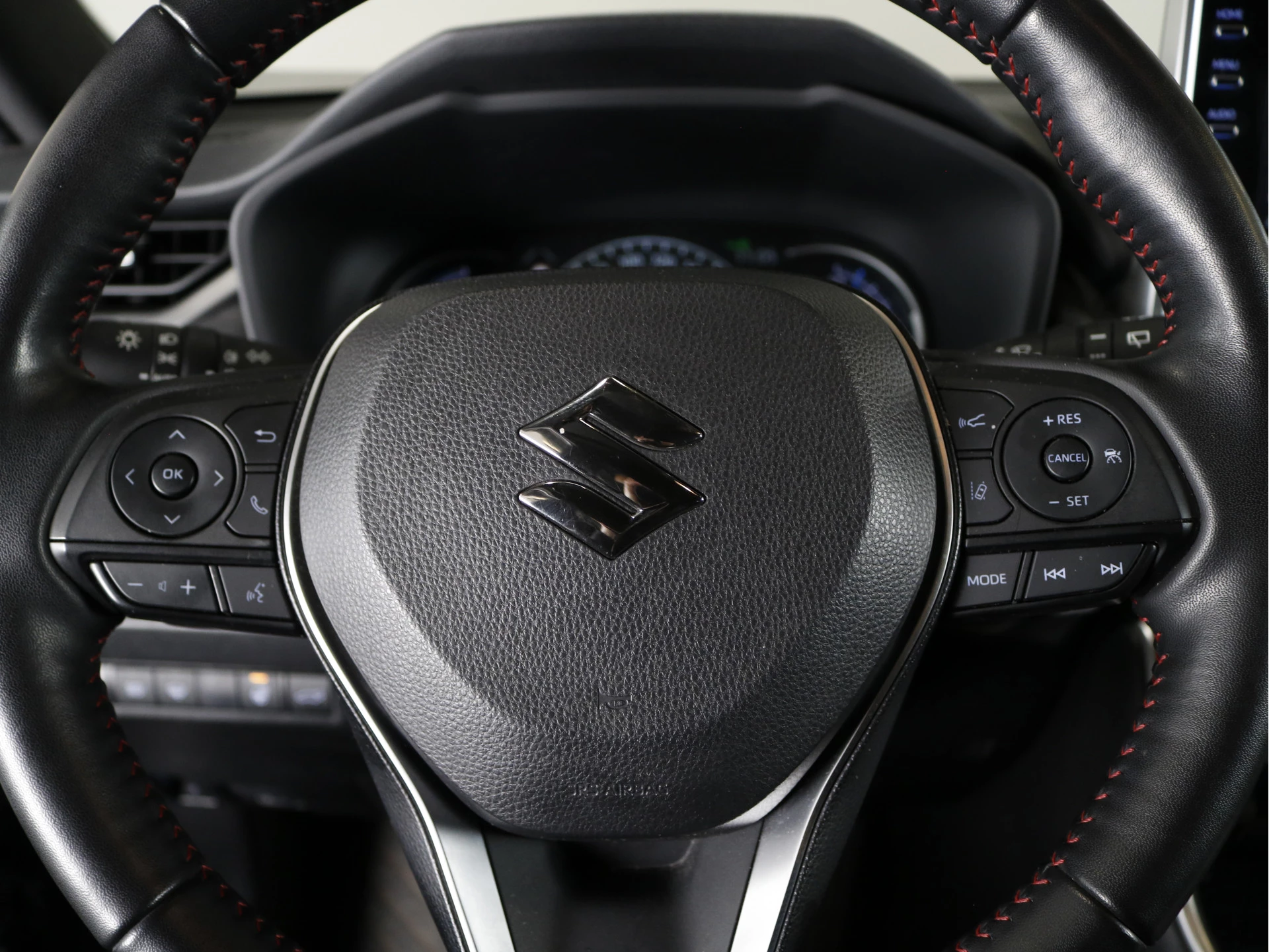 Hoofdafbeelding Suzuki Across