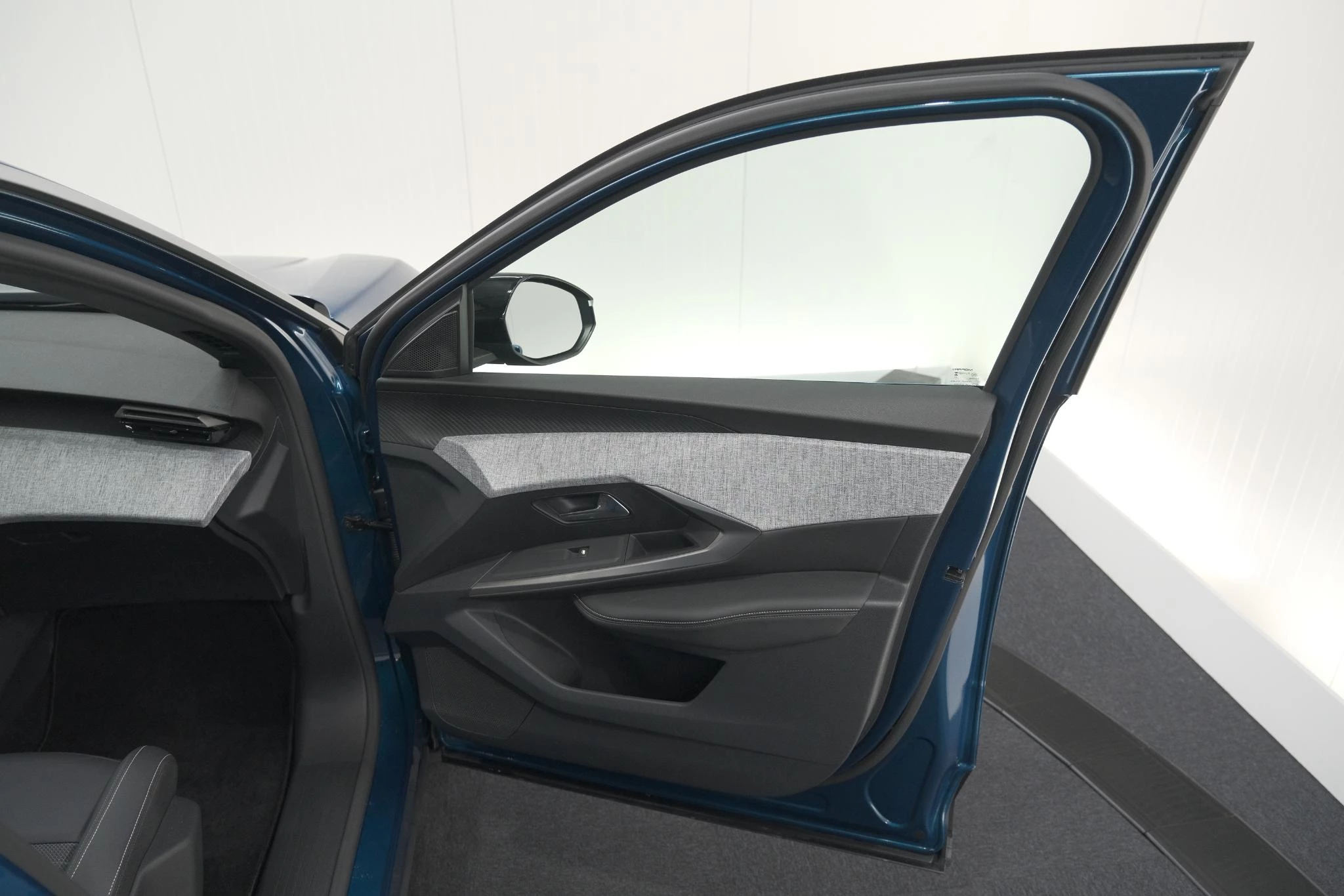Hoofdafbeelding Peugeot e-3008