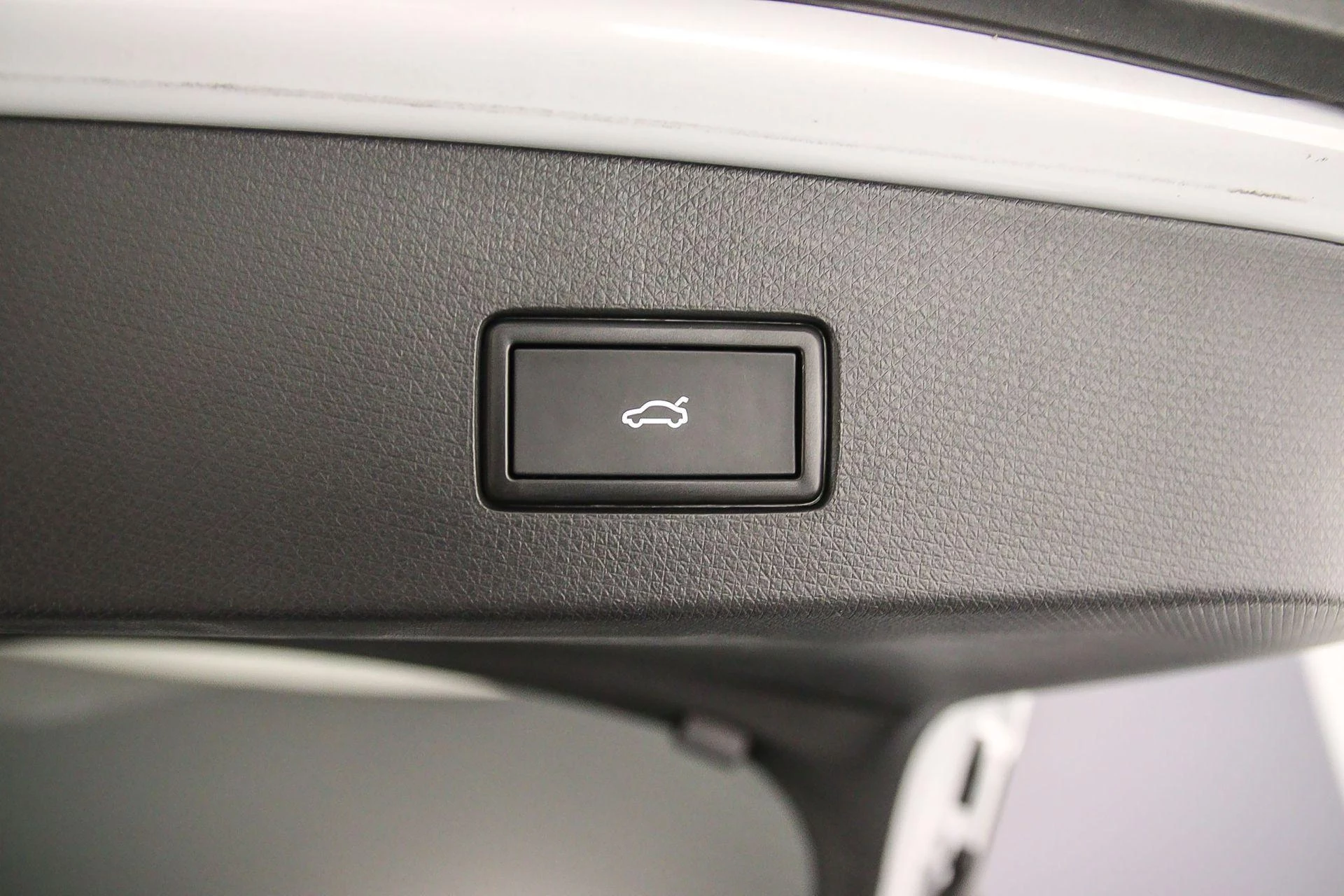 Hoofdafbeelding CUPRA Tavascan