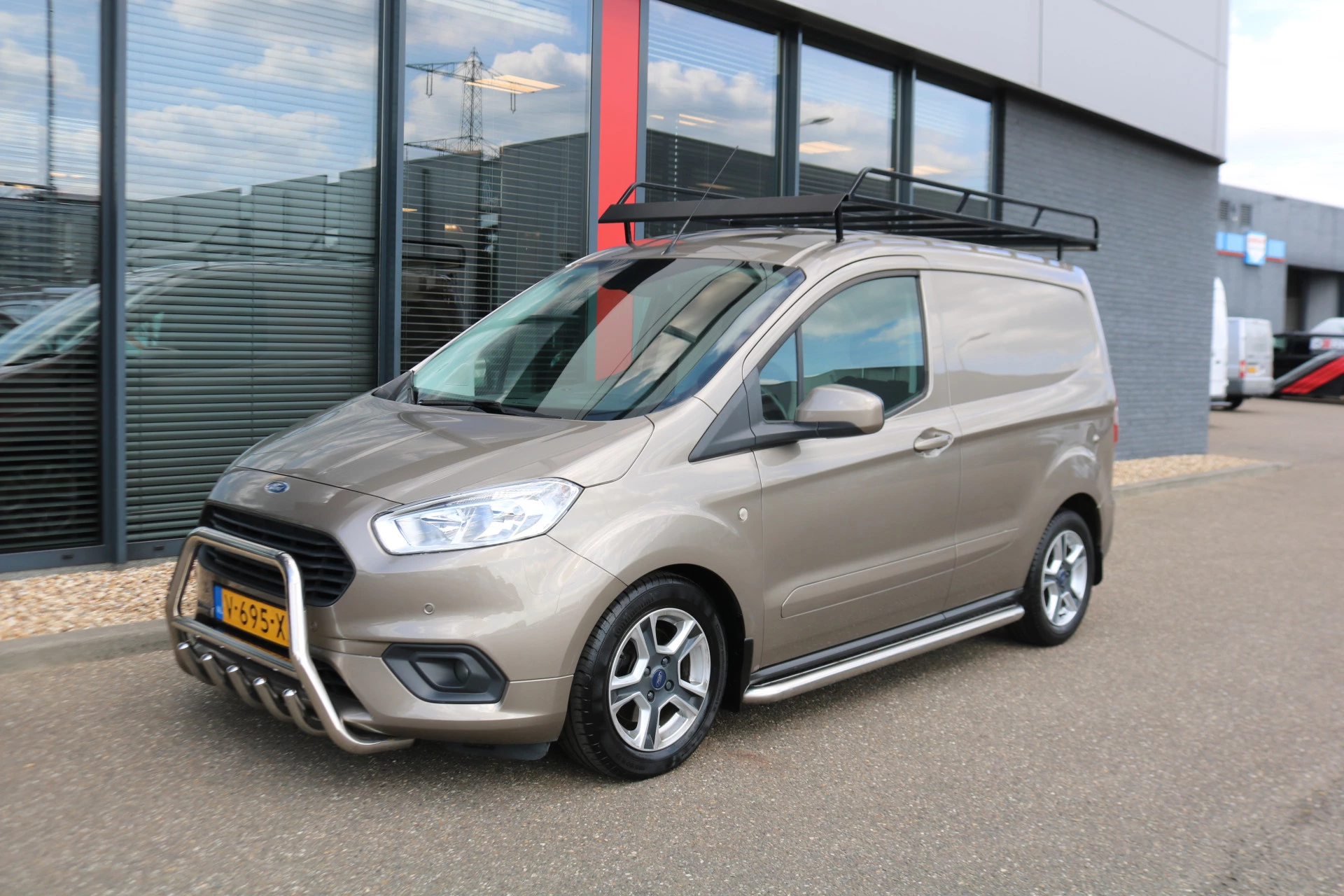 Hoofdafbeelding Ford Transit Courier