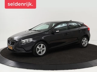 Volvo V40 1.6 T2 Momentum | Stoelverwarming | Trekhaak |  Xenon | Climate control | Cruise control | Parkeerhulp | Bluetooth