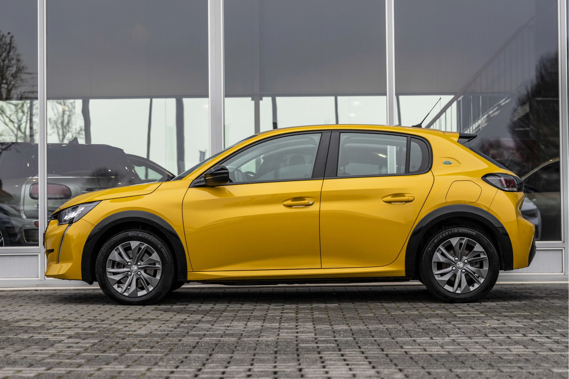 Hoofdafbeelding Peugeot e-208