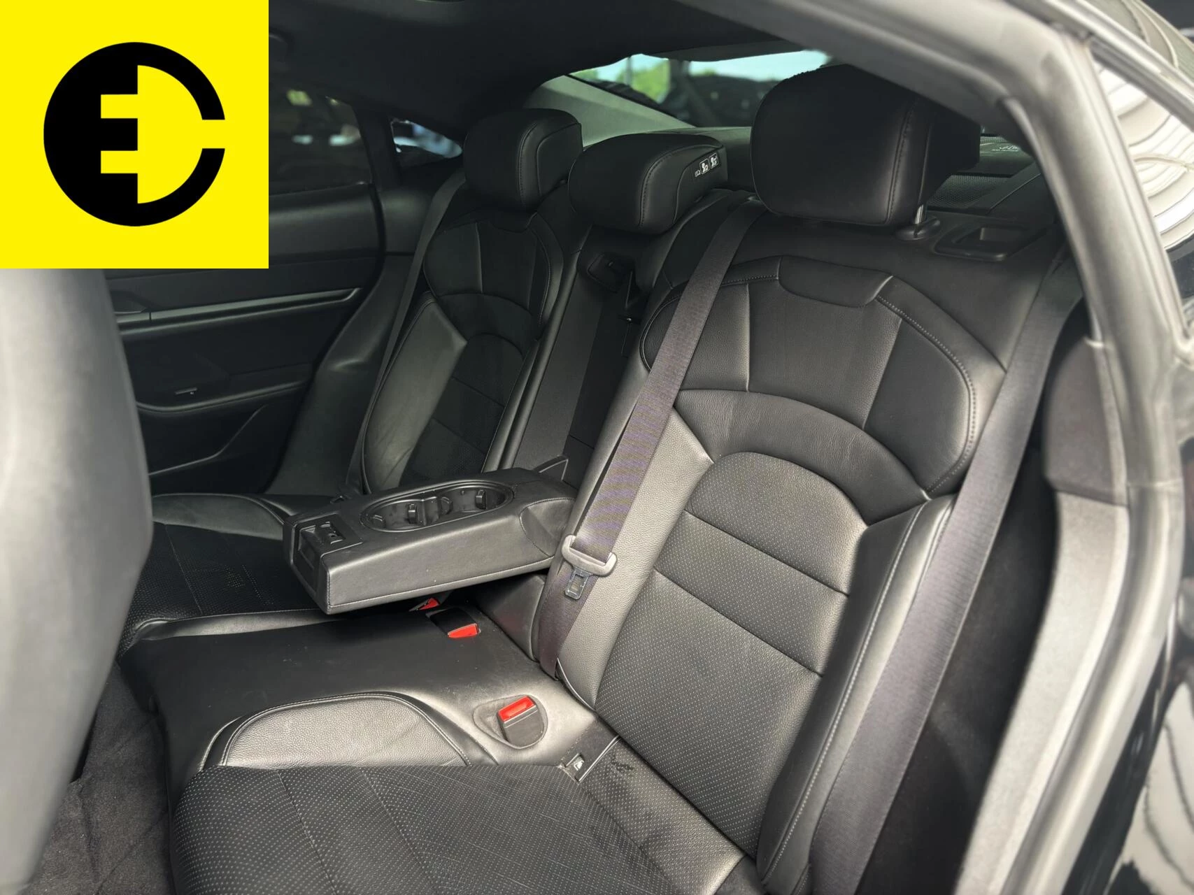 Hoofdafbeelding Porsche Taycan