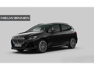BMW 2 Serie Active Tourer 225e xDrive | Panoramadak | Harman Kardon | Leer | Head-Up Display | Camera | Shadowline | Keyless | Cruise Control | Navigatie Prof. | Stoelverwarming | Elek. Achterklep | Ambiance Verlichting | Fabriek